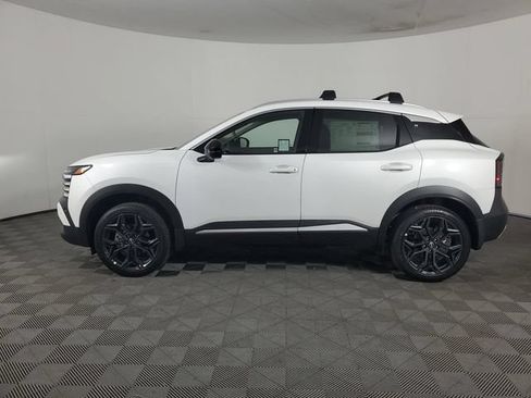 New 2026 Nissan Kicks SR w/ Illumination Package FWD image 8