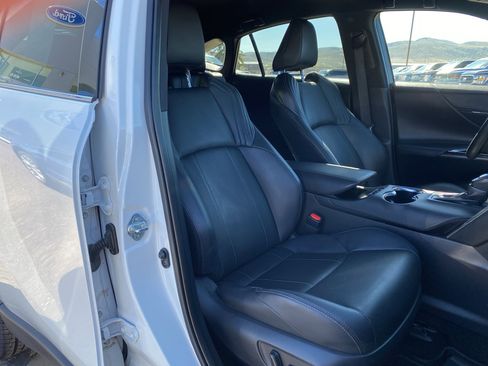 Used 2023 Toyota Venza Limited AWD/4WD image 6