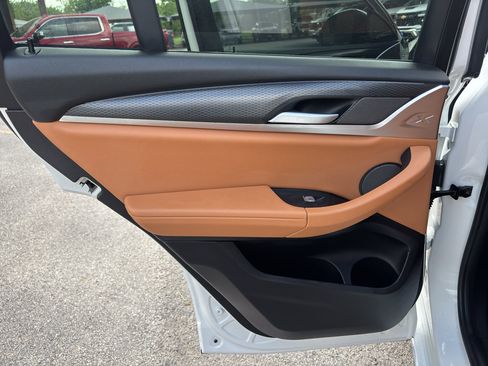 Used 2025 BMW X4 xDrive30i w/ Premium Package image 13