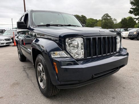 Used 2008 Jeep Liberty Sport w/ Popular Equipment Group AWD/4WD image 3