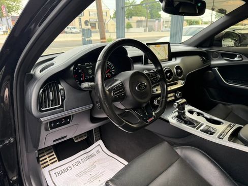 Used 2018 Kia Stinger GT1 RWD image 16