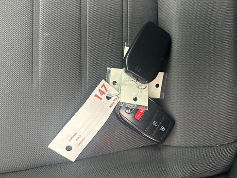 Used 2024 Toyota Tacoma TRD Sport image 6