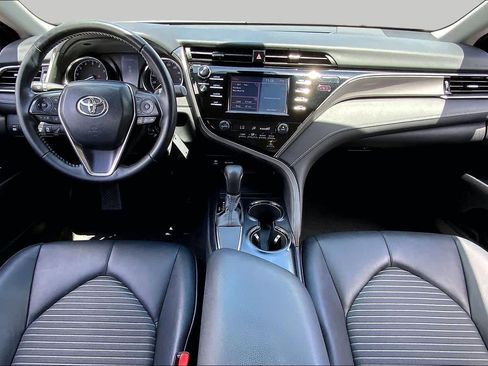Used 2019 Toyota Camry SE FWD image 14