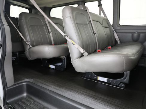 Used 2021 GMC Savana 3500 LS w/ Cold Climate Package RWD image 13