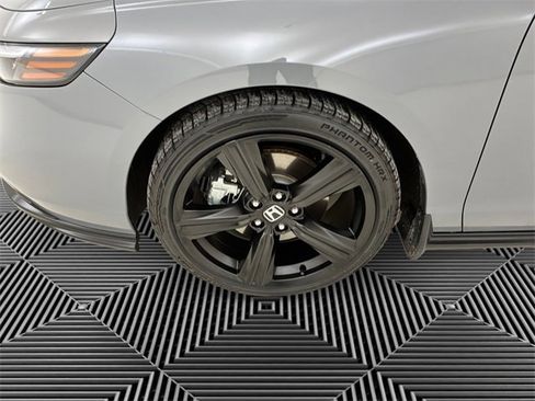 Used 2024 Honda Accord Sport image 9