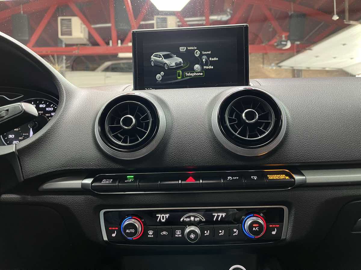 Used 2017 Audi A3 e-tron Premium w/ Sport Package FWD image 18