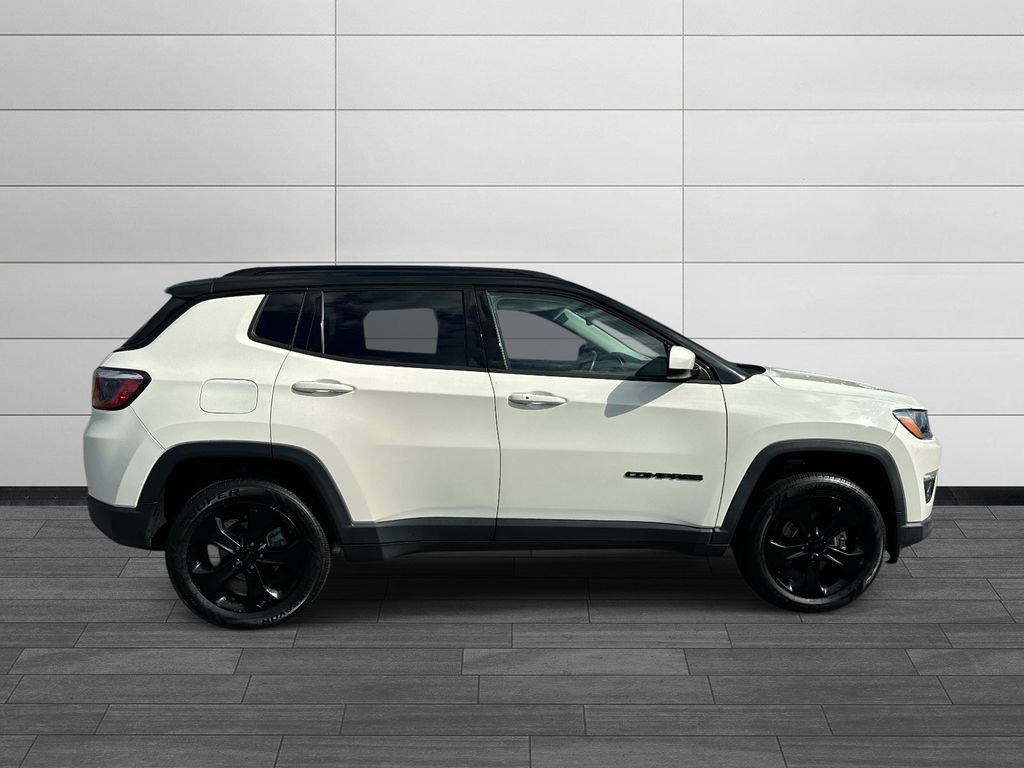 Used 2020 Jeep Compass Latitude AWD/4WD image 2