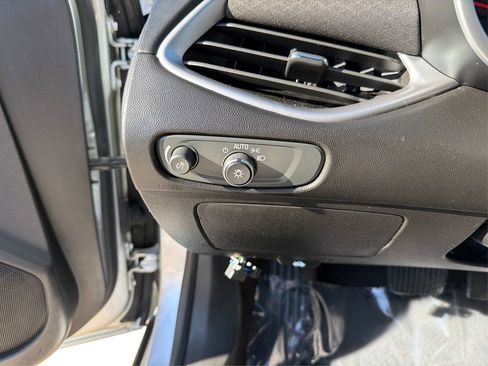 Used 2022 Chevrolet Malibu LT image 18