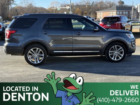 Used 2017 Ford Explorer XLT w/ Equipment Group 202A image 4