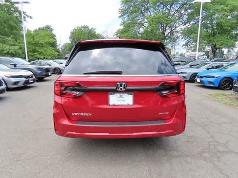 Certified 2026 Honda Odyssey Elite image 5