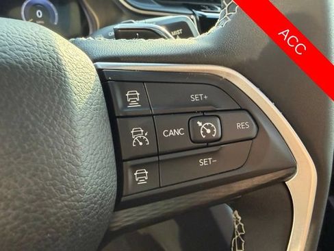 Used 2023 Jeep Grand Cherokee Altitude AWD/4WD image 28