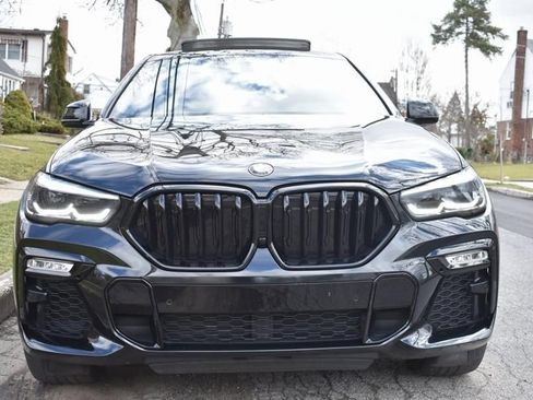 Used 2018 BMW X6 sDrive35i w/ M Sport Package image 3
