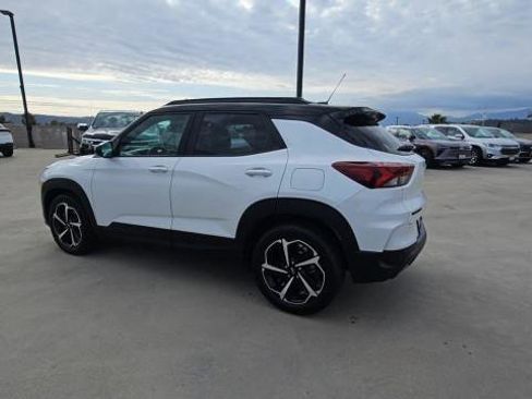 Used 2022 Chevrolet TrailBlazer RS w/ Sun and Liftgate Package FWD image 6