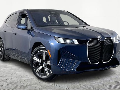 New 2026 BMW iX xDrive60 w/ Premium Package image 3