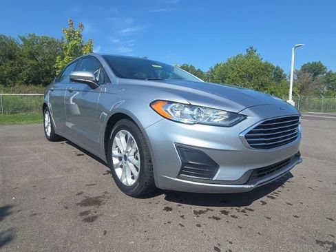 Certified 2020 Ford Fusion SE FWD image 2