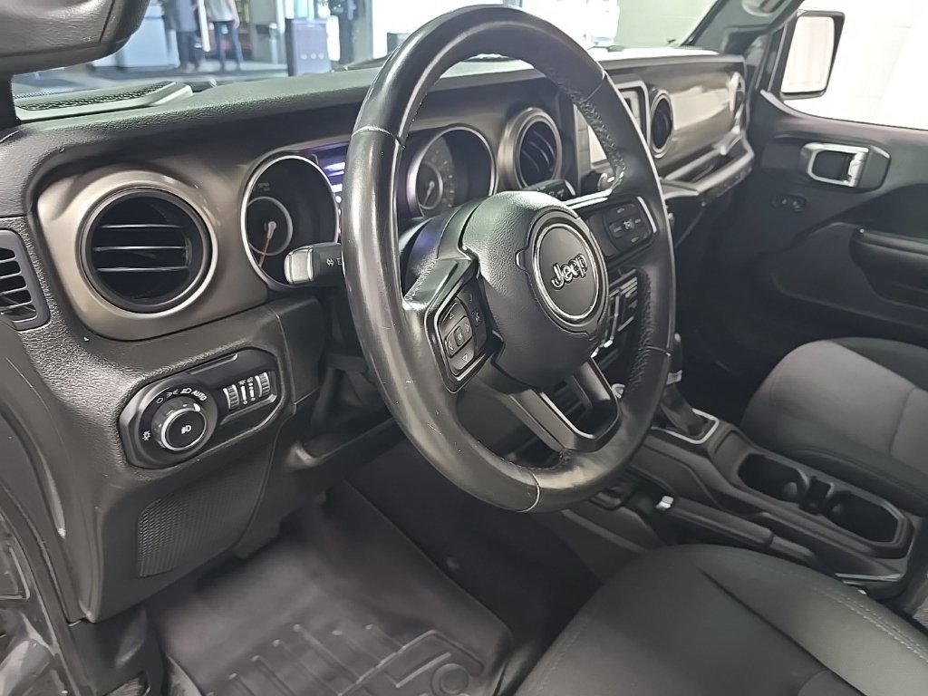Used 2018 Jeep Wrangler Unlimited Sport AWD/4WD image 17