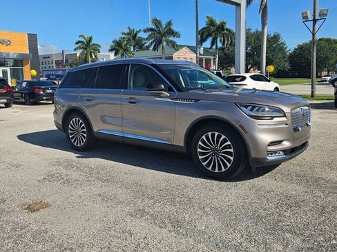 Used 2021 Lincoln Aviator Reserve w/ Equipment Group 201A image 2