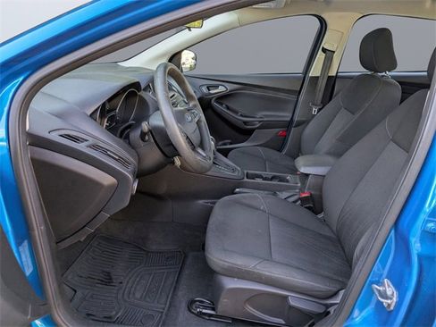 Used 2016 Ford Focus SE w/ Reverse Sensing Package image 20