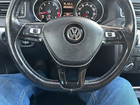 Used 2015 Volkswagen Jetta SE FWD image 6