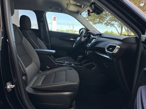 Used 2023 Chevrolet TrailBlazer LT FWD image 13