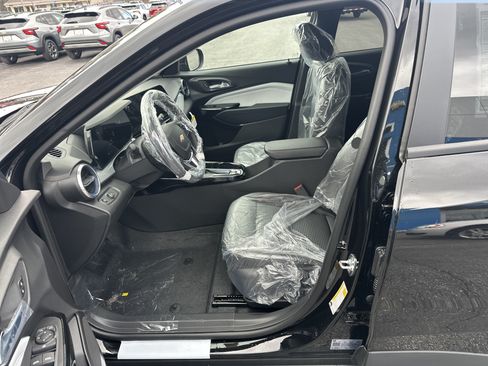 New 2026 Chevrolet Trax LT w/ Driver Confidence Package FWD image 8