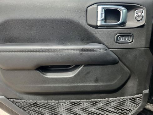 Used 2021 Jeep Wrangler Unlimited Sahara AWD/4WD image 22