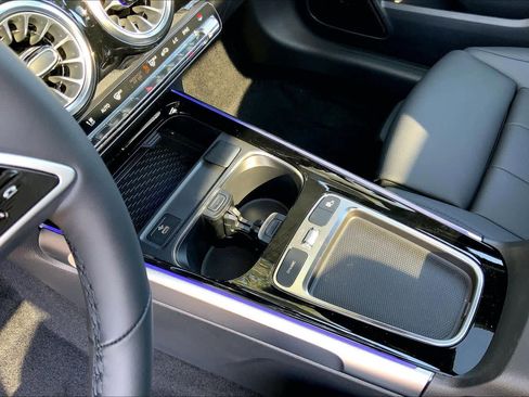 New 2026 Mercedes-Benz GLB 250 4MATIC image 7