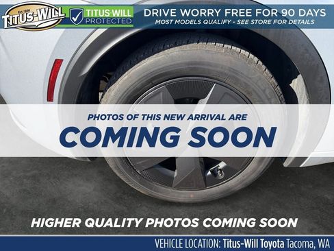 Used 2025 Toyota Prius LE FWD image 5