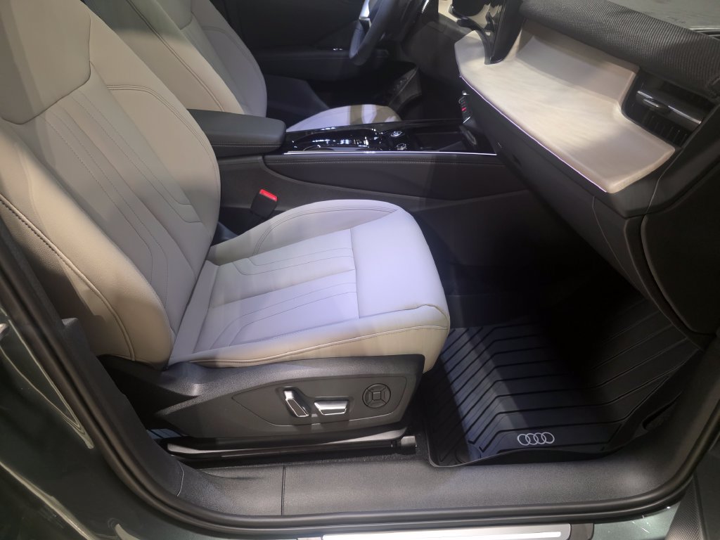 New 2026 Audi Q3 quattro 2.0T AWD/4WD image 15