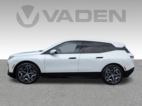 Used 2025 BMW iX M60 image 22