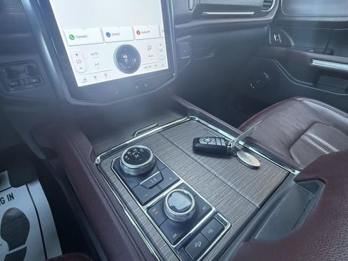 Used 2022 Ford Expedition Max Limited AWD/4WD image 5