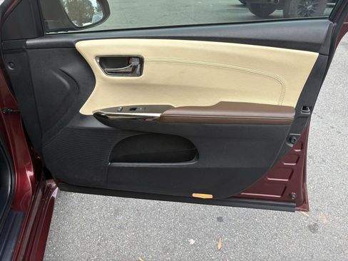 Used 2014 Toyota Avalon XLE image 18