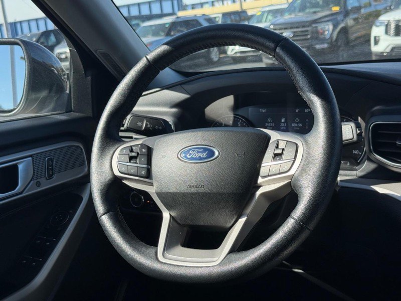 Certified 2023 Ford Explorer XLT w/ Equipment Group 202A AWD/4WD image 18