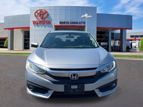 Used 2018 Honda Civic EX-T image 2