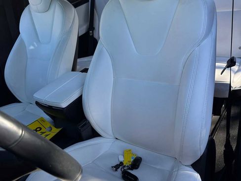 Used 2018 Tesla Model X 75D image 16