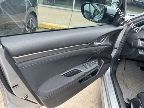 Used 2017 Honda Civic EX image 4