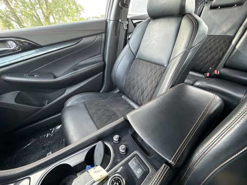 Used 2023 Nissan Maxima SR w/ Sport Mat Group FWD image 21