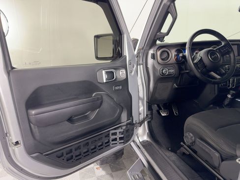 Used 2020 Jeep Gladiator Sport w/ Quick Order Package 24S image 5