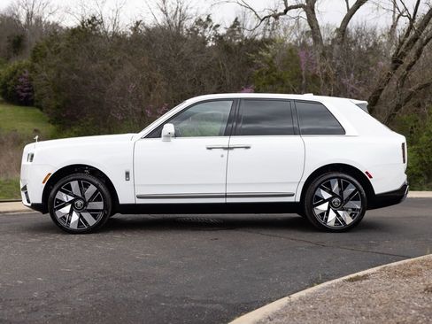 New 2026 Rolls-Royce Cullinan image 3