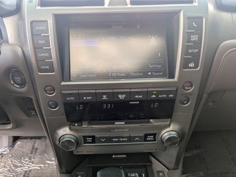 Used 2018 Lexus GX 460 Premium w/ Premium Package AWD/4WD image 23