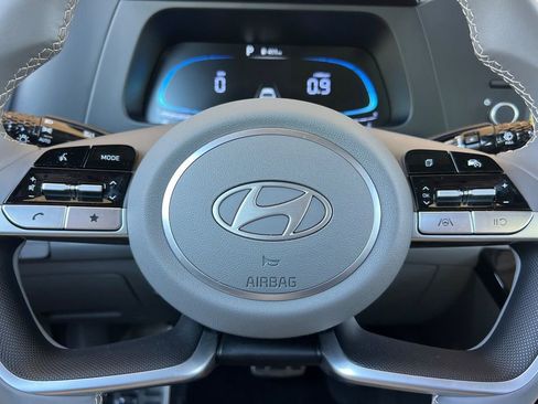 Used 2025 Hyundai Elantra Sport FWD image 20