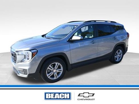 Used 2023 GMC Terrain SLE w/ Driver Convenience Package image 1