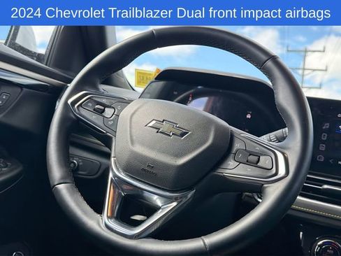 Used 2024 Chevrolet TrailBlazer ACTIV w/ Convenience Package AWD/4WD image 17