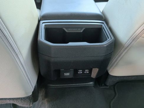 Used 2025 Toyota Tacoma Limited AWD/4WD image 38