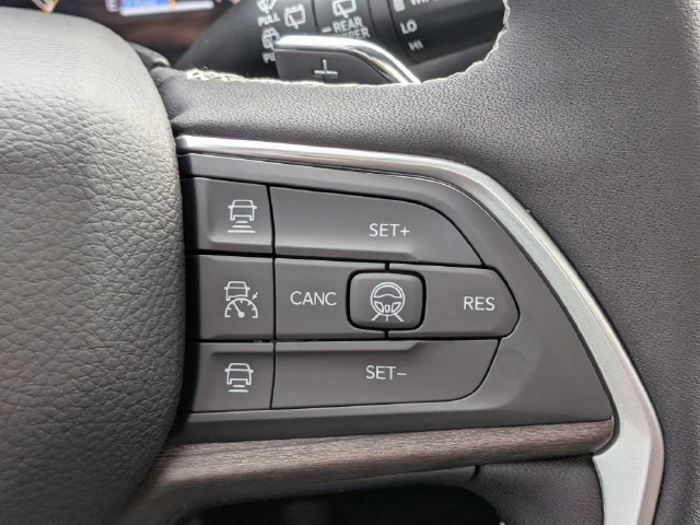 New 2027 Jeep Grand Cherokee Limited w/ Limited Altitude Package RWD image 29