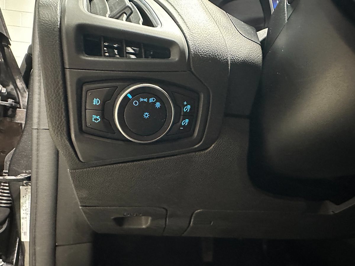 Used 2015 Ford Focus ST w/ Equipment Group 402A FWD image 28