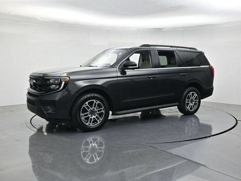 Certified 2025 Ford Expedition Active AWD/4WD image 5