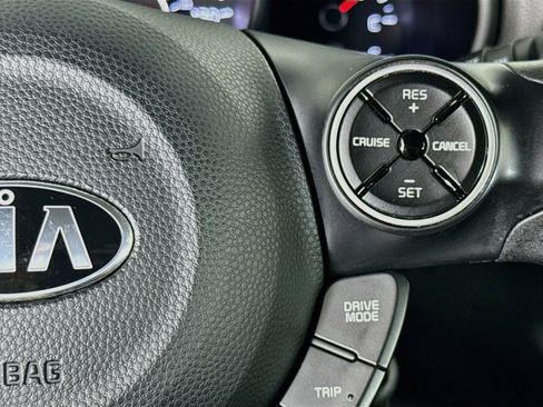 Used 2019 Kia Soul + FWD image 13