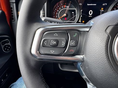 Used 2026 Jeep Wrangler Unlimited Sahara AWD/4WD image 14
