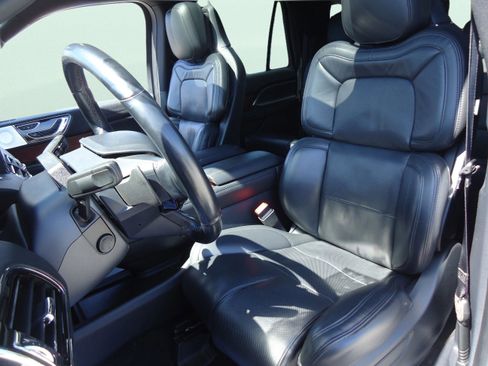 Certified 2023 Lincoln Navigator L Reserve AWD/4WD image 28
